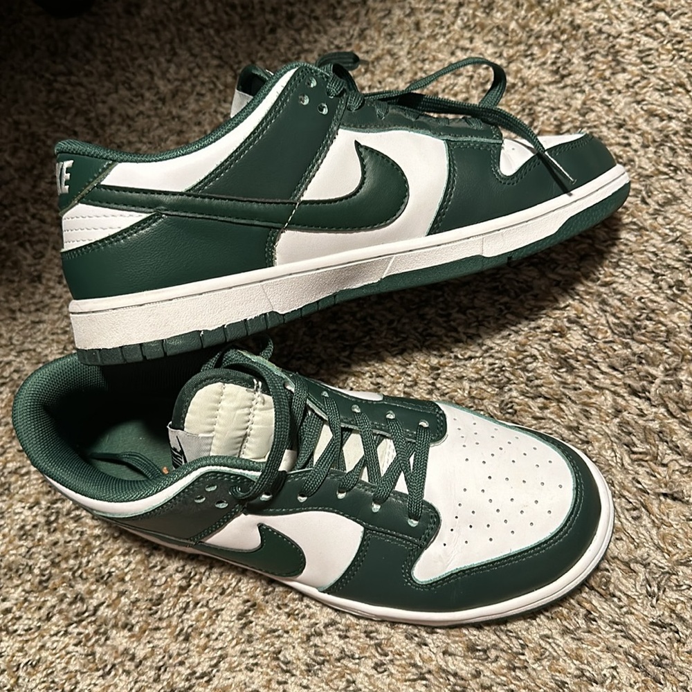 Nike Dunks - Picture 3 of 6